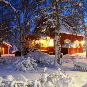 blue hour house.jpg